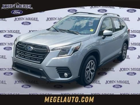 Used 2023 Subaru Forester Premium AWD/4WD image 1