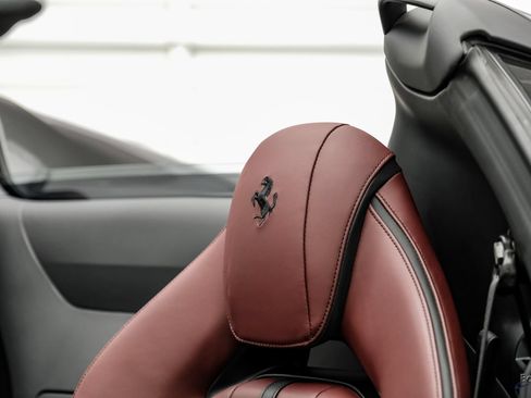Used 2023 Ferrari 812 GTS RWD image 49