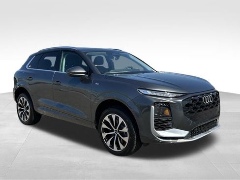New 2026 Audi Q3 quattro 2.0T AWD/4WD image 7