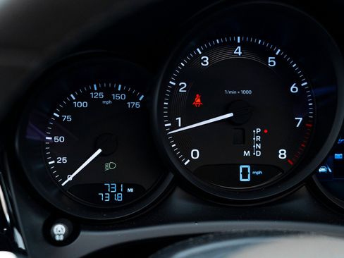 Used 2025 Porsche Macan image 23