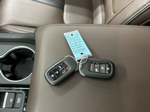 Used 2023 Honda Pilot Elite image 12