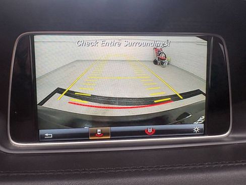 Used 2016 Mercedes-Benz E 400 4MATIC Sedan image 20