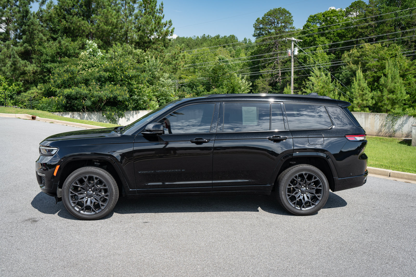 Used 2024 Jeep Grand Cherokee L Summit AWD/4WD image 5