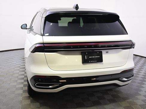 New 2026 Lincoln Nautilus Reserve image 4