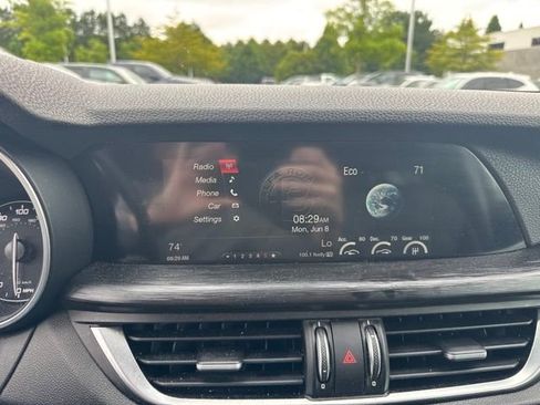Used 2018 Alfa Romeo Stelvio AWD image 11