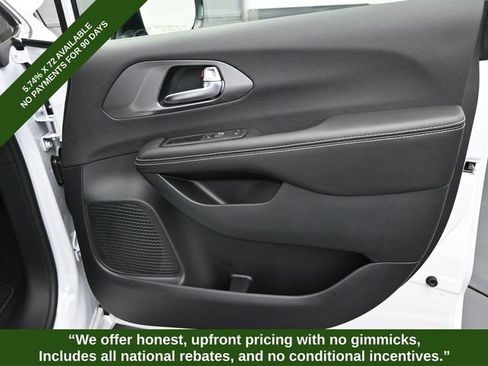 New 2026 Chrysler Voyager LX image 27