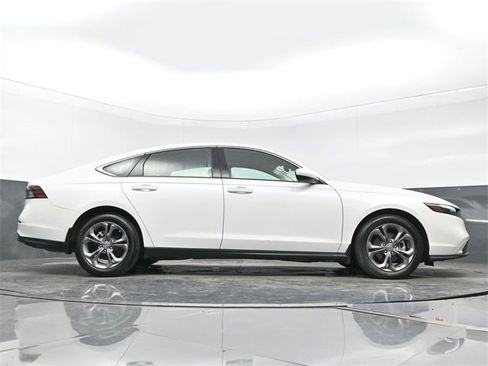 Certified 2024 Honda Accord EX image 26