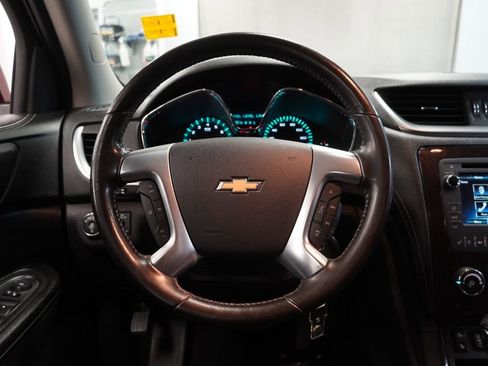 Used 2016 Chevrolet Traverse LT w/ Style and Technology Package FWD image 17