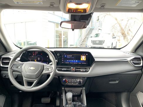 Used 2025 Chevrolet TrailBlazer LT w/ Driver Confidence Package image 31