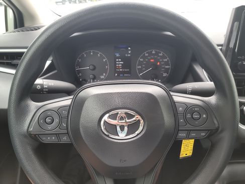 Used 2025 Toyota Corolla LE FWD image 26