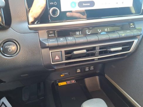 Used 2025 Toyota Camry LE image 22