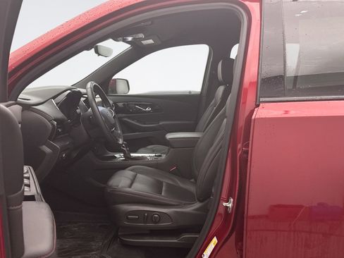 Used 2023 Chevrolet Traverse RS w/ LPO, Floor Liner Package image 8