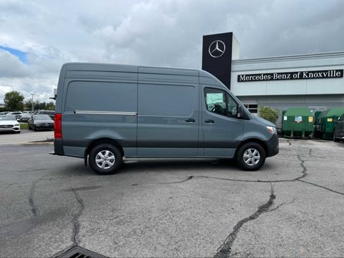 Used 2025 Mercedes-Benz Sprinter 2500 image 9