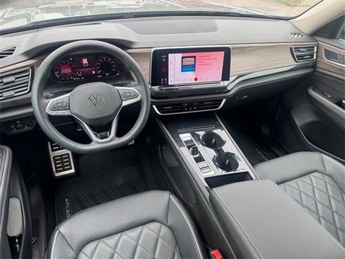 Used 2025 Volkswagen Atlas SEL Premium R-Line image 11