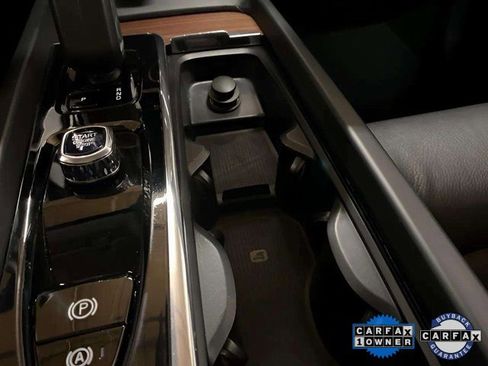 Used 2023 Volvo XC60 B5 Plus image 57