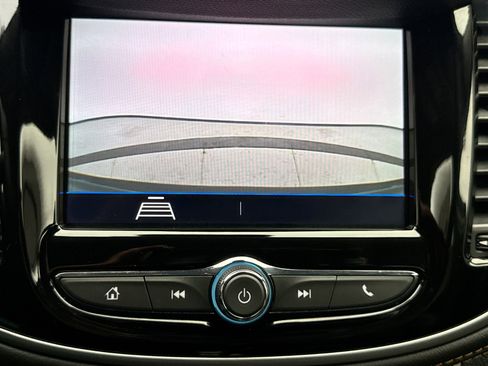 Used 2022 Chevrolet Trax LT w/ LT Convenience Package image 15