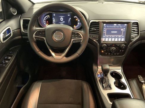 Used 2018 Jeep Grand Cherokee Altitude AWD/4WD image 12