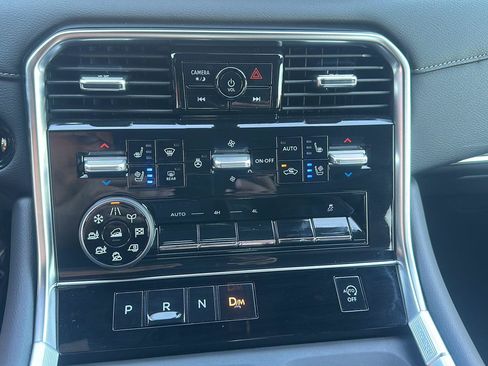 Used 2025 Nissan Armada Platinum w/ Convenience Package AWD/4WD image 37