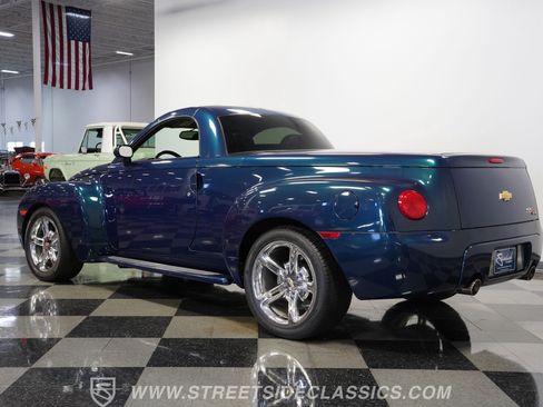 Used 2005 Chevrolet SSR w/ Preferred Equipment Group RWD image 10