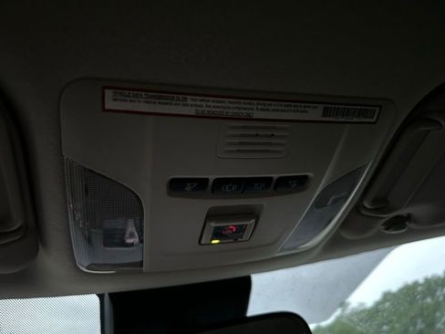 Used 2021 Toyota Corolla LE image 27