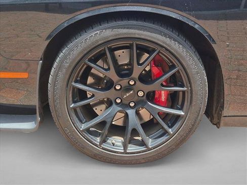 Used 2015 Dodge Challenger SRT Hellcat RWD image 7