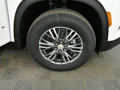 New 2026 Chevrolet Traverse LT image 17