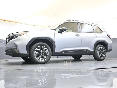 Certified 2025 Subaru Forester Premium AWD/4WD image 30