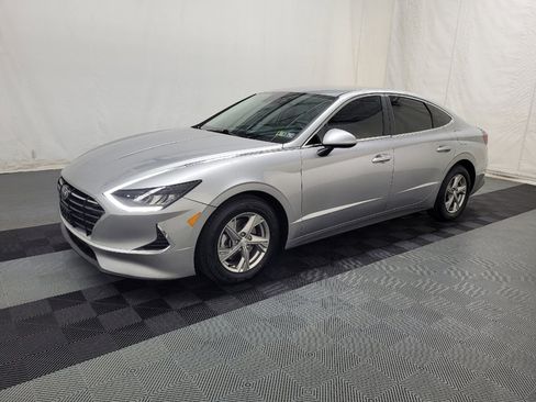 Used 2022 Hyundai Sonata SE image 2