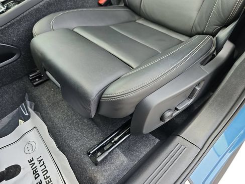 Used 2025 Volvo XC40 B5 Plus AWD/4WD image 28