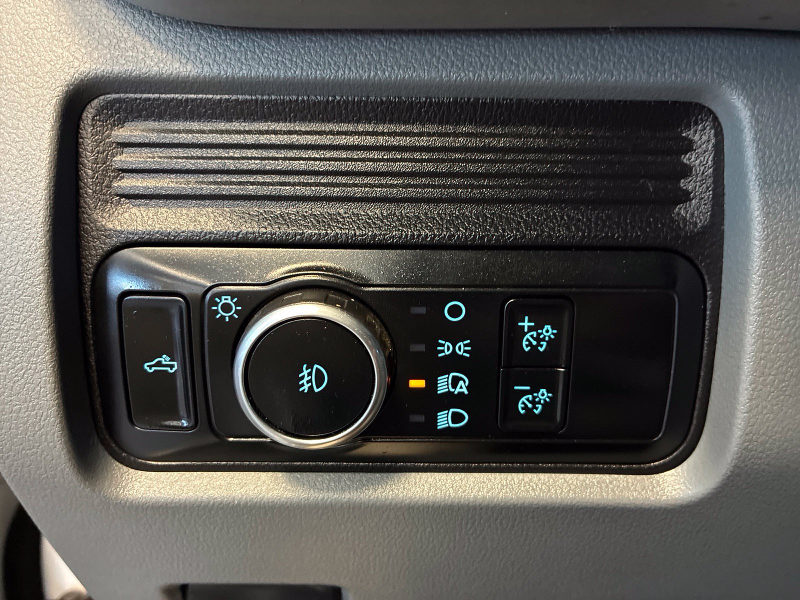 Used 2024 Ford F250 XL w/ STX Appearance Package AWD/4WD image 18
