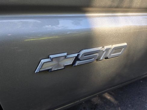 Used 2003 Chevrolet S10 Pickup LS image 23