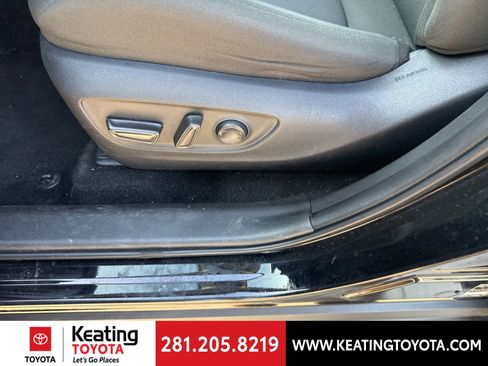Used 2025 Toyota RAV4 XLE FWD image 11