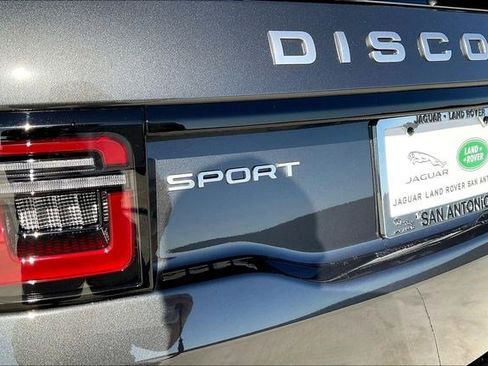 New 2025 Land Rover Discovery Sport S image 9