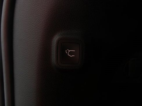 Used 2023 Jeep Cherokee Altitude Lux image 18