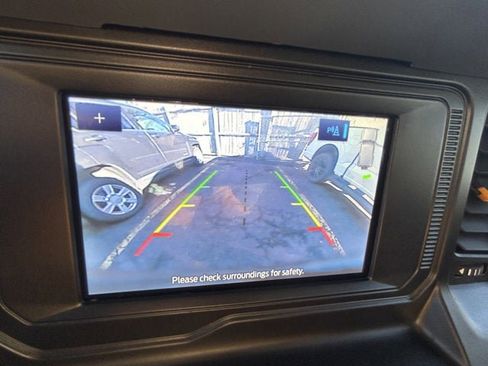 Used 2023 Ford Bronco Badlands image 15