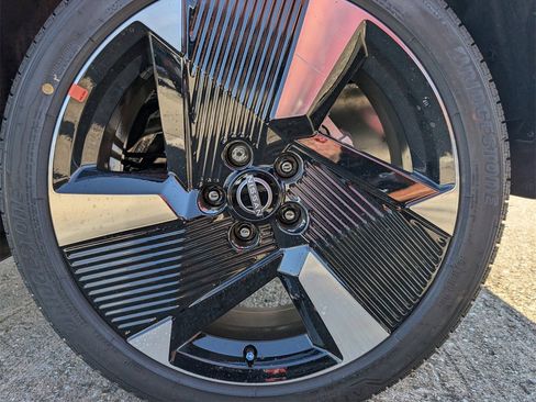 New 2026 Nissan Kicks SR image 7