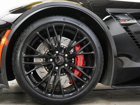 Used 2019 Chevrolet Corvette Z06 RWD image 25