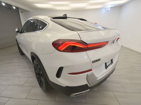 Used 2022 BMW X6 xDrive40i w/ Premium Package AWD/4WD image 3