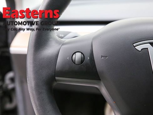 Used 2021 Tesla Model 3 Standard Range Plus image 15