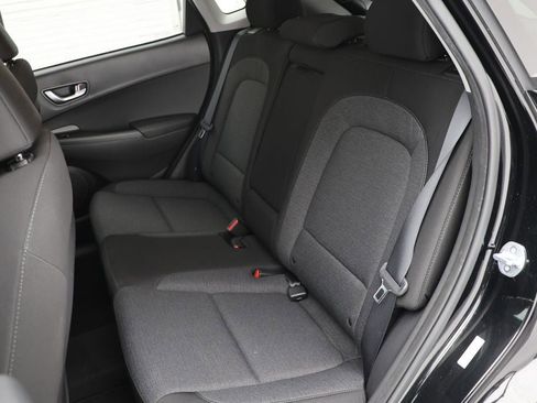 Used 2023 Hyundai Kona SE image 12