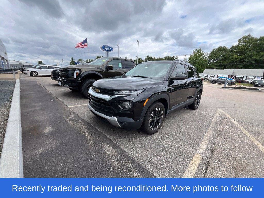Used 2022 Chevrolet TrailBlazer LT FWD image 3