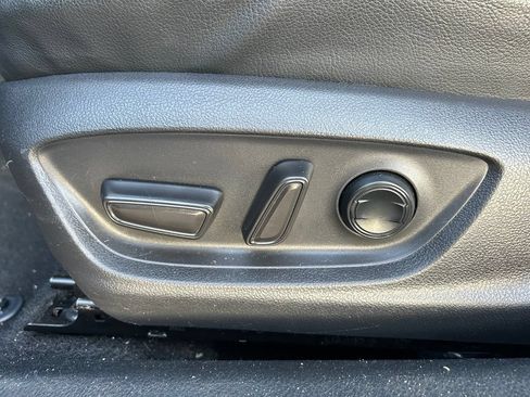 Used 2018 Toyota Camry SE FWD image 17