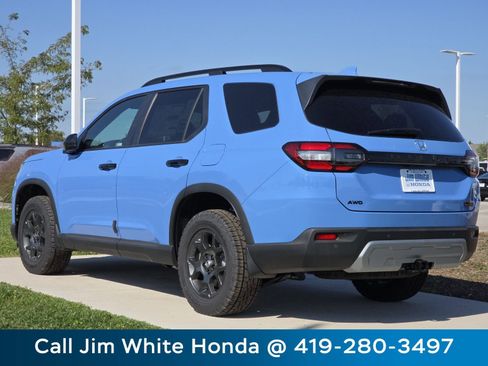 New 2025 Honda Pilot TrailSport image 13
