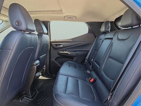 Used 2022 Chevrolet Bolt EUV Premier w/ Sun & Sound Package image 10