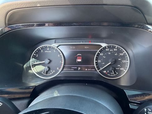 Used 2022 Nissan Pathfinder SL FWD image 20