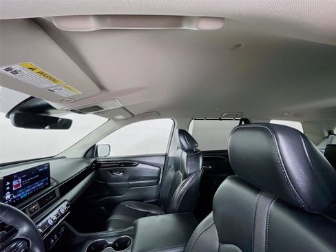 Used 2025 Honda Pilot EX-L image 13