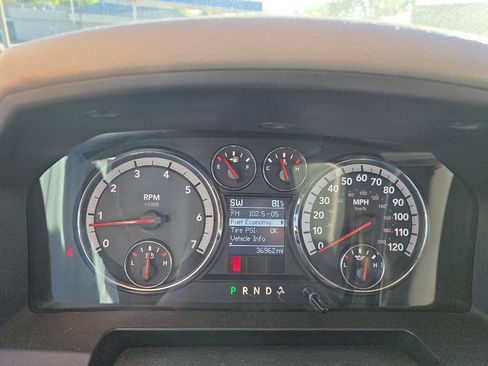 Used 2012 RAM 2500 SLT w/ Luxury Group AWD/4WD image 17