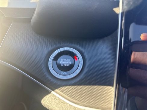 Used 2024 Jeep Grand Cherokee Altitude image 17