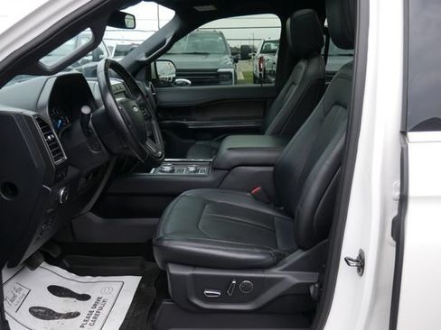 Used 2018 Ford Expedition Limited w/ Equipment Group 302A AWD/4WD image 2