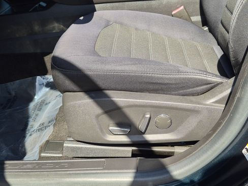 Used 2014 Ford Fusion SE FWD image 12